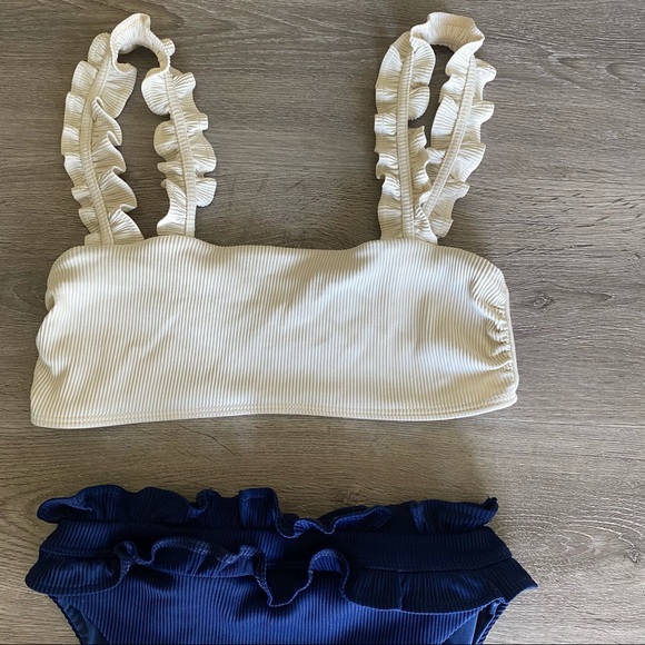 Beach Riot Rib Ruffled bikini top and bottom - Picture 4 of 7